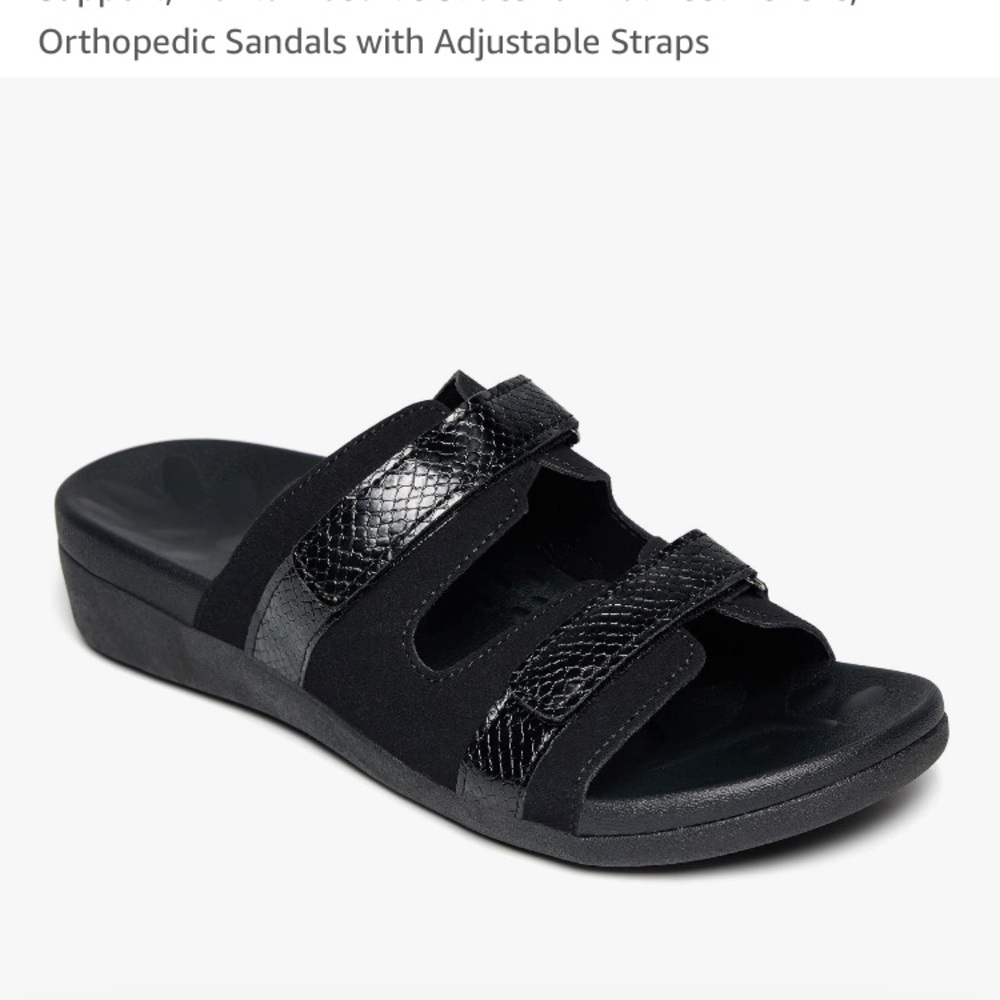 NWOT MEGNYA Black leather/suede adjustable straps Sandals , arch support size 6